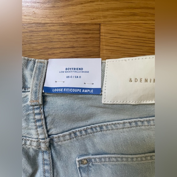 &Denim/H&M factory distressed light wash low rise boyfriend jean size 0 - Picture 2 of 7